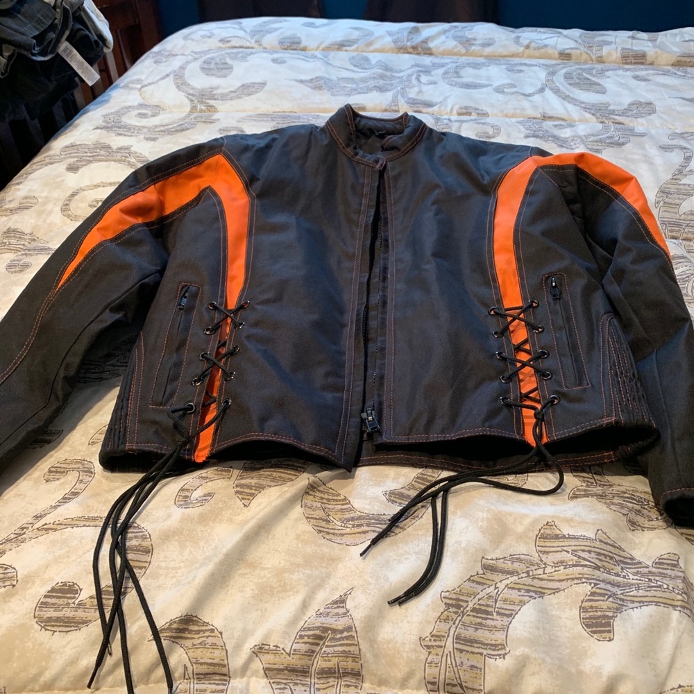 Motorcycle riding jacket